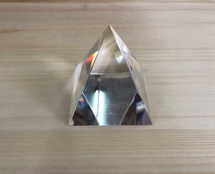 Pirámide de Cristal 9.5 cm Aprox